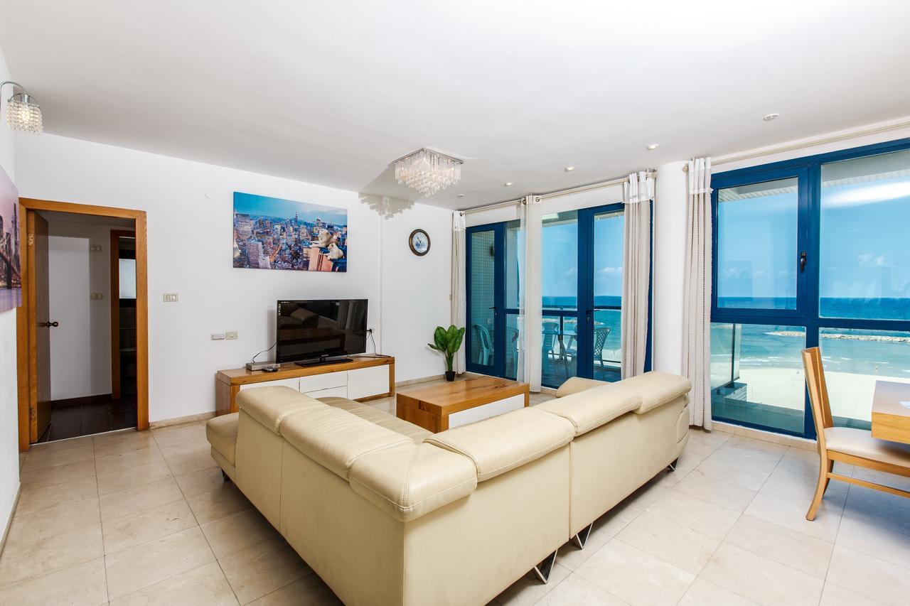 Ocean Front Apartments First Line To The Beach Tel Aviv Bagian luar foto