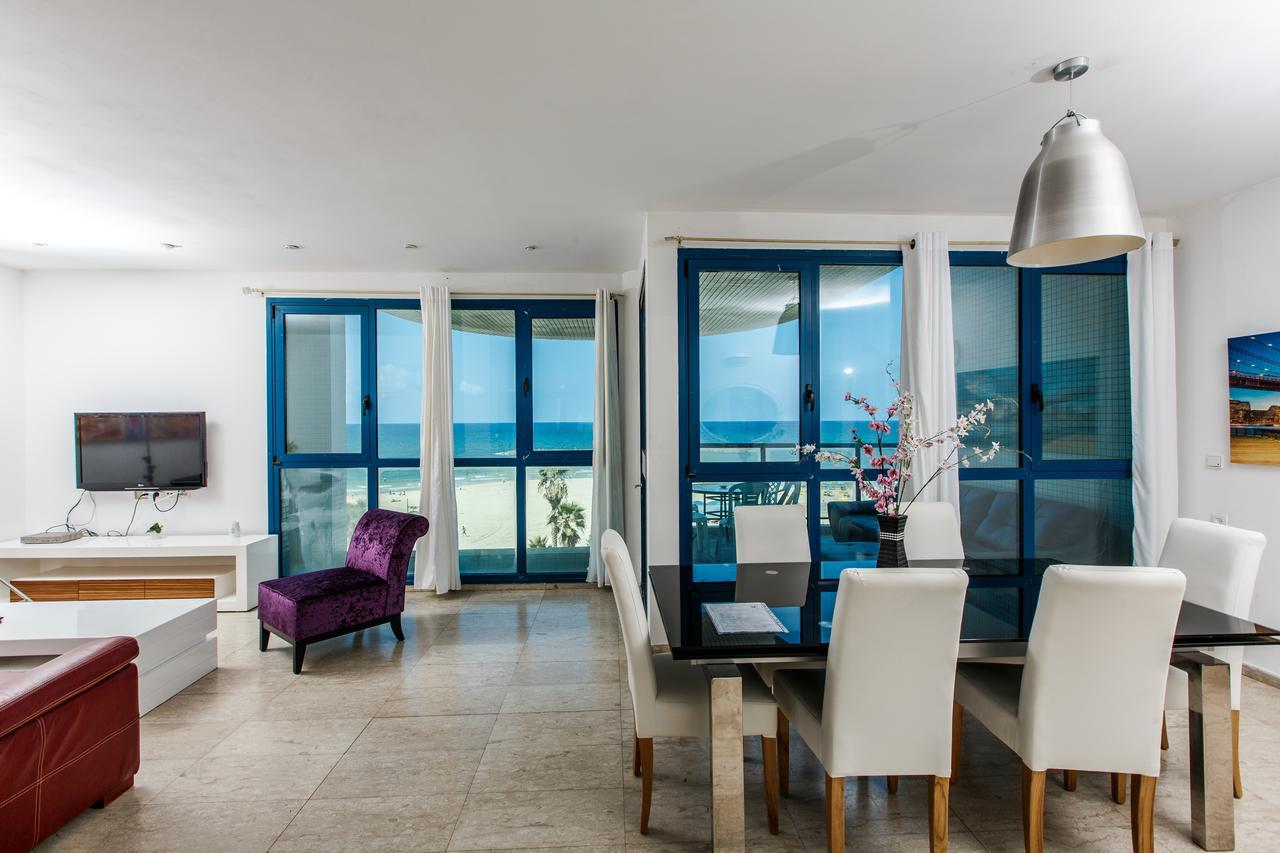 Ocean Front Apartments First Line To The Beach Tel Aviv Bagian luar foto