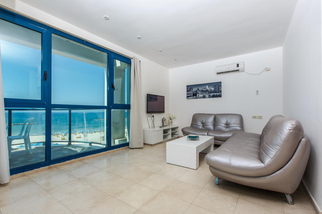 Ocean Front Apartments First Line To The Beach Tel Aviv Bagian luar foto