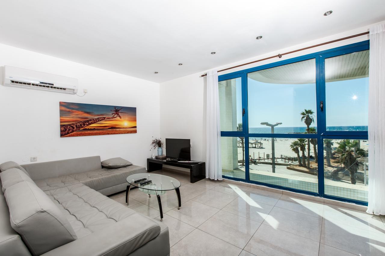 Ocean Front Apartments First Line To The Beach Tel Aviv Bagian luar foto