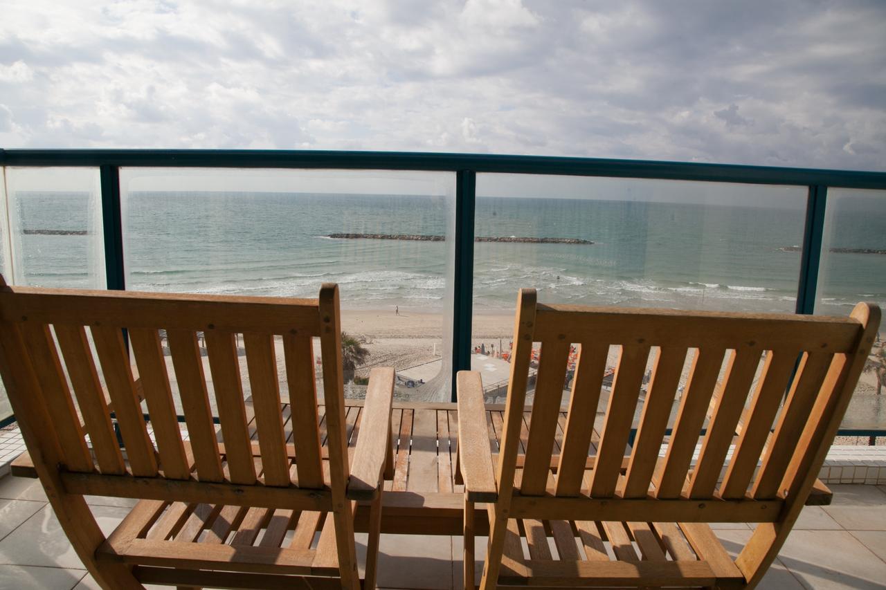 Ocean Front Apartments First Line To The Beach Tel Aviv Bagian luar foto