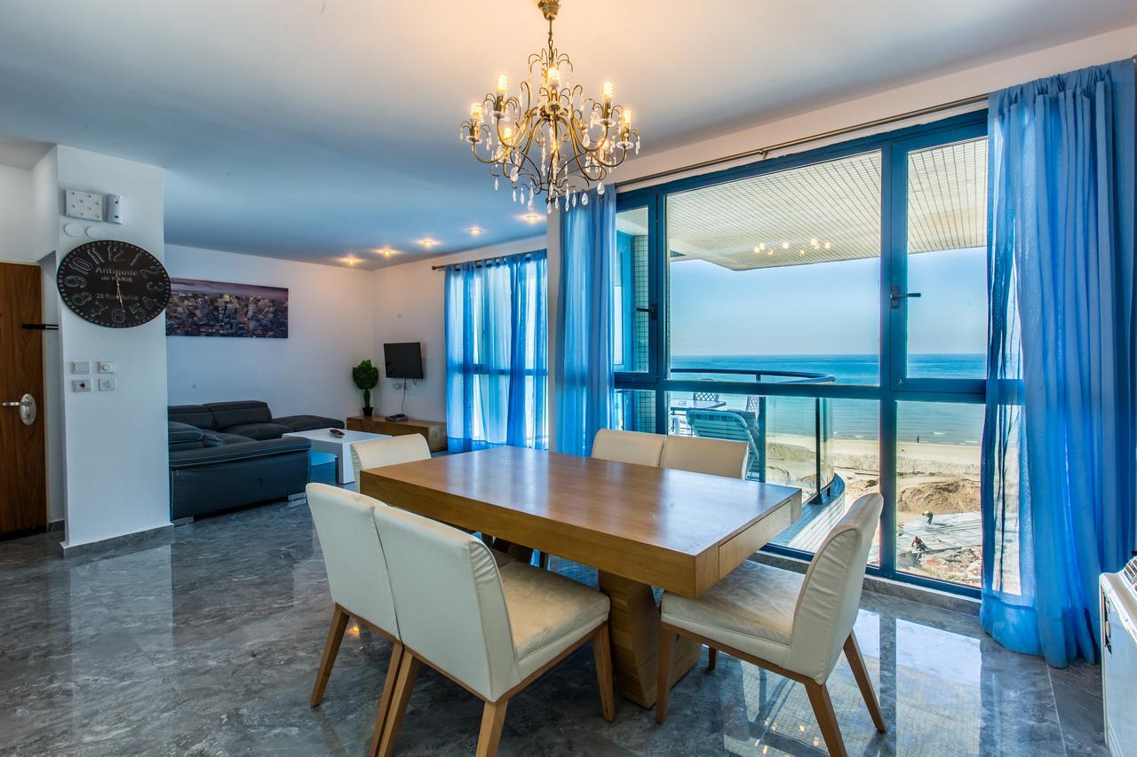 Ocean Front Apartments First Line To The Beach Tel Aviv Bagian luar foto
