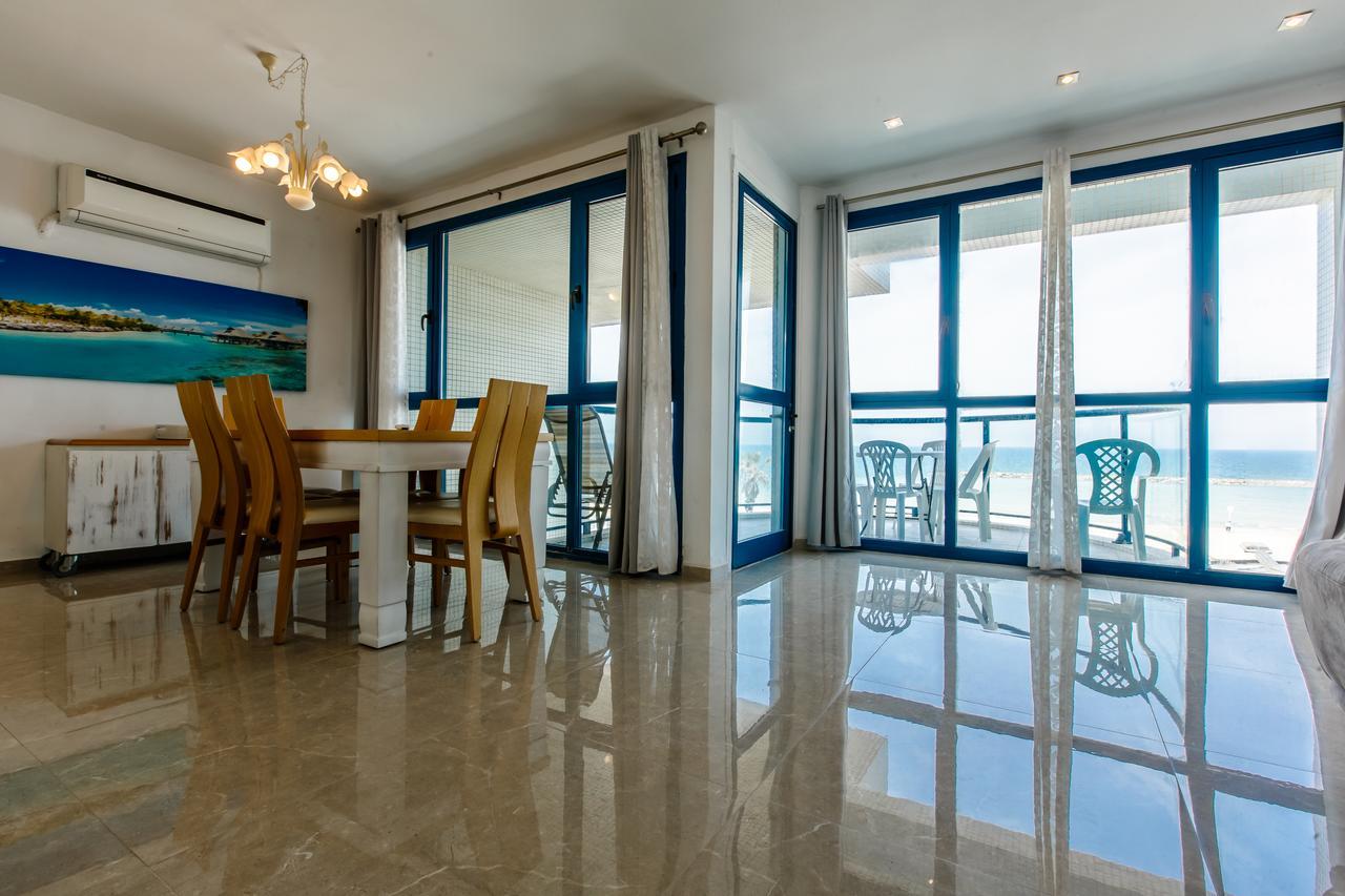 Ocean Front Apartments First Line To The Beach Tel Aviv Bagian luar foto
