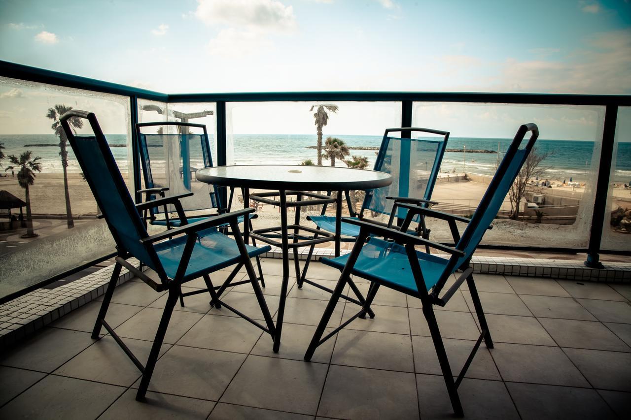 Ocean Front Apartments First Line To The Beach Tel Aviv Bagian luar foto