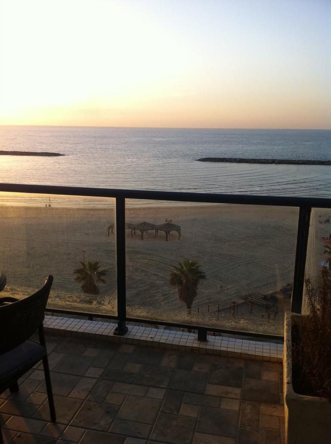 Ocean Front Apartments First Line To The Beach Tel Aviv Bagian luar foto